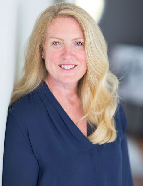 Ruth McElroy headshot photo